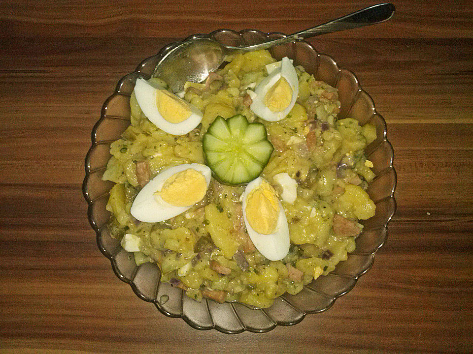 Leckerer Kartoffelsalat ohne Mayo und Speck von RoschisGermanKitchen ...