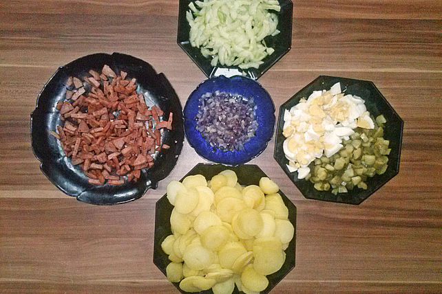 Leckerer Kartoffelsalat ohne Mayo und Speck von RoschisGermanKitchen ...