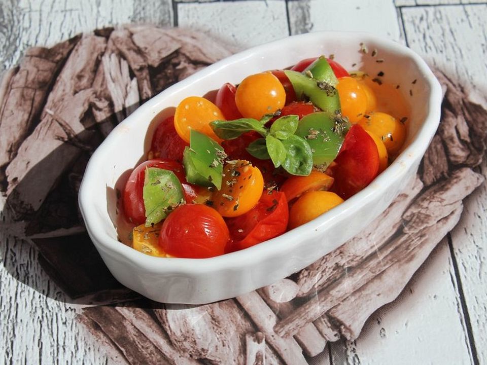 Tomatensalat mit Physalis von ReginaRescuesYou | Chefkoch