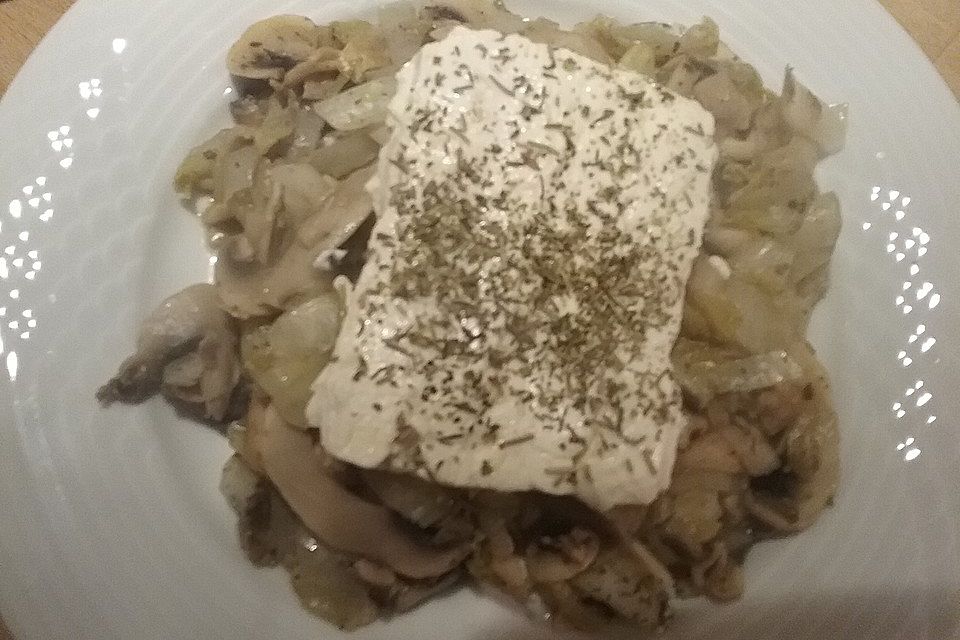 Gebratener Fetakäse mit Pilzpfanne