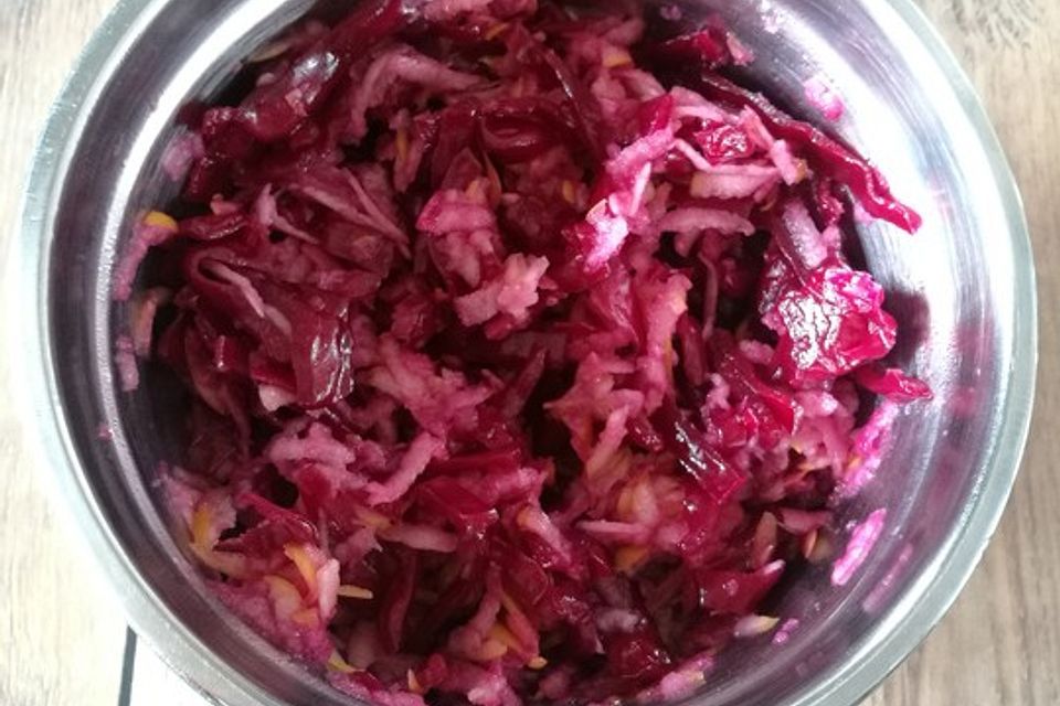 Rotkohl-Apfel-Salat