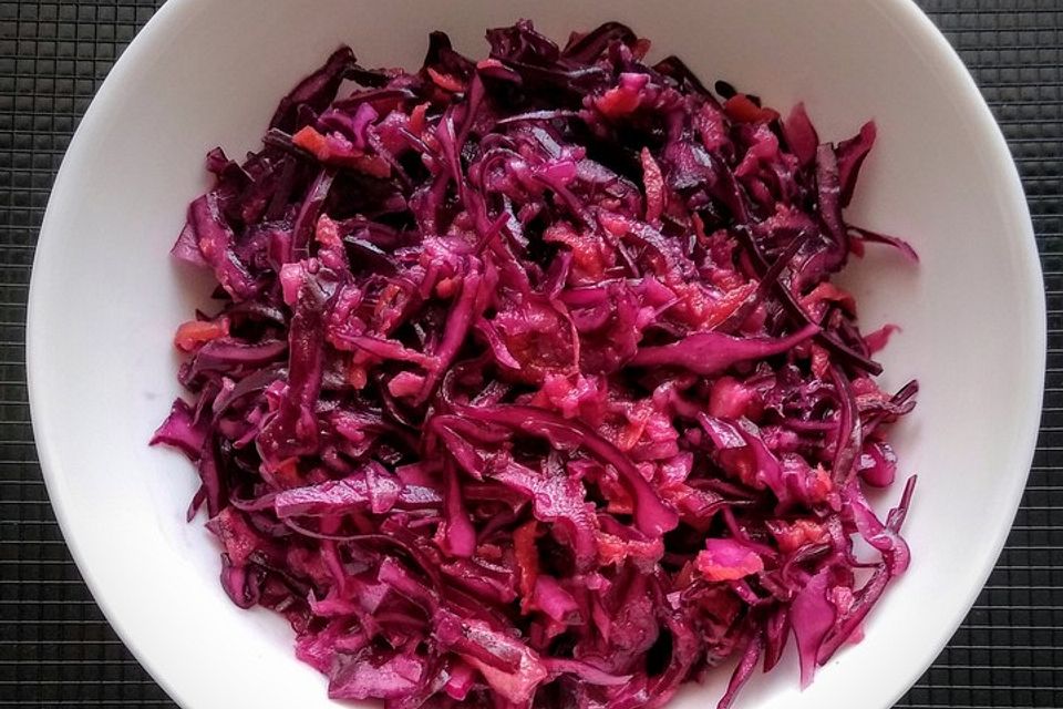 Rotkohl-Apfel-Salat