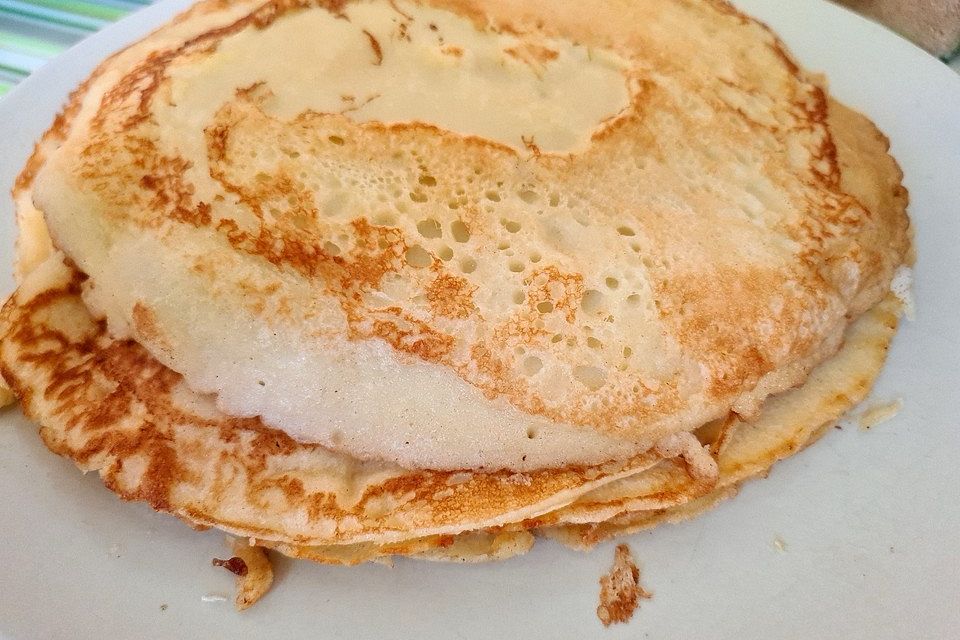 Eierkuchen bzw. Pfannkuchen im Omelett Meister