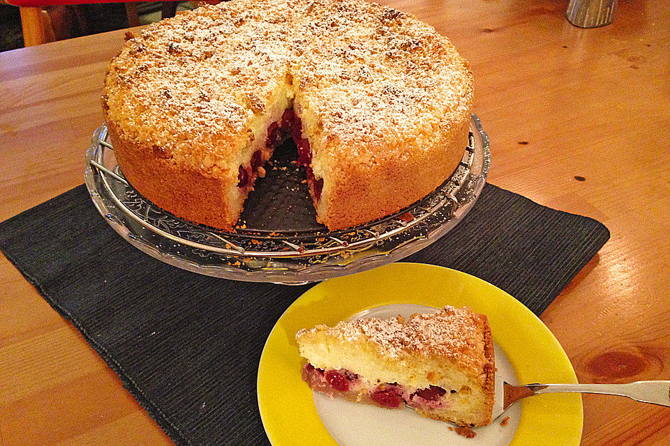 Streuselkuchen mit Kirsch-Quark Füllung