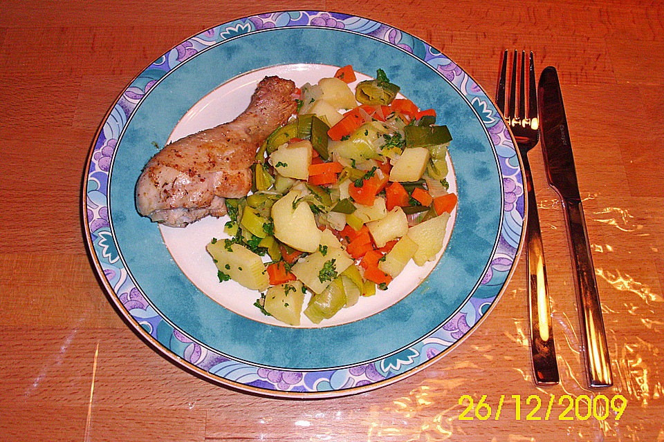 Anjas Hähnchenkeulen auf Bouillon-Gemüse