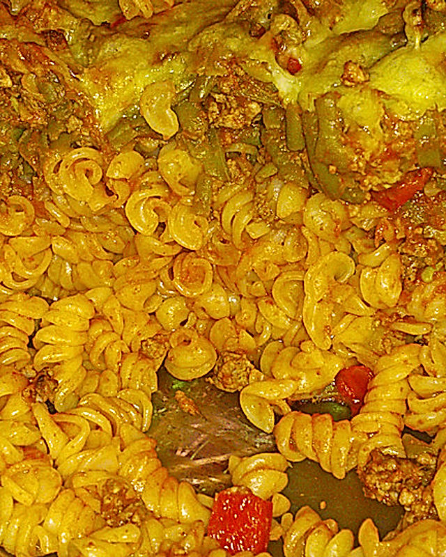 Bolognese-Auflauf mit Bohnen und Paprika