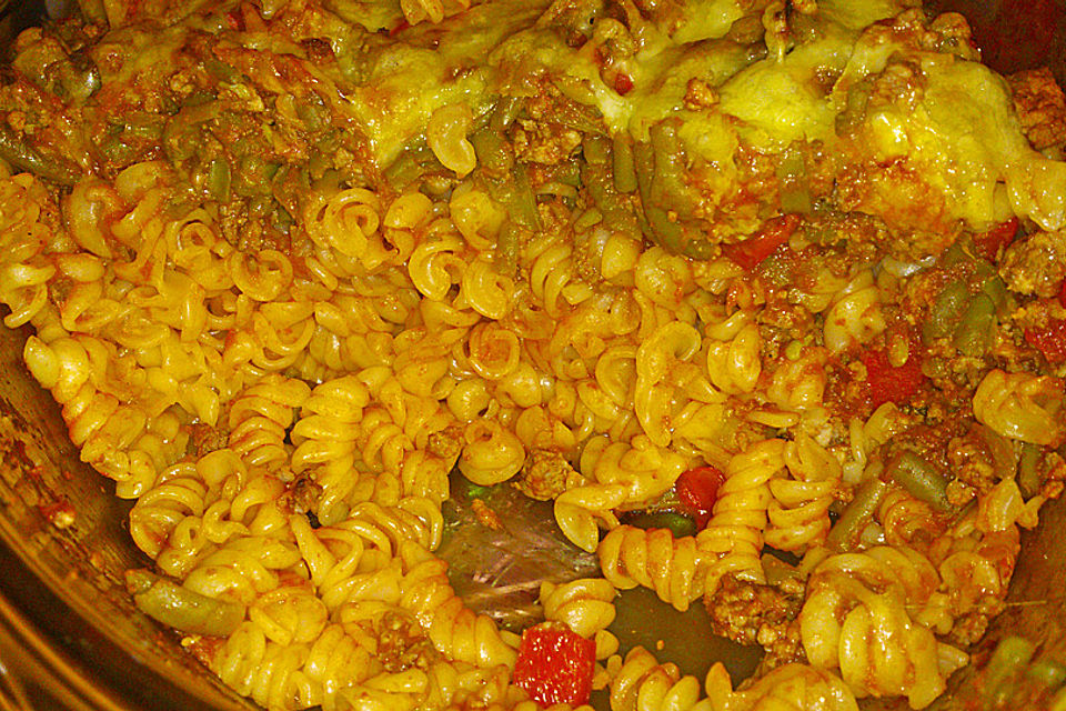 Bolognese-Auflauf mit Bohnen und Paprika