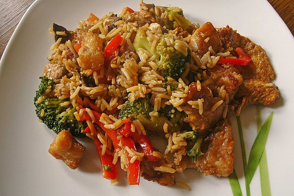 Wok-Gemüse mit Bratfisch