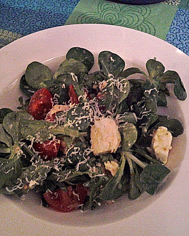 Salat mit Feigen-Senf-Dressing