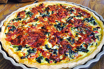 Quiche Mit Spinat Schafkase Getrockneten Tomaten Und Pinienkernen Von Minimix Chefkoch