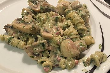 Nudeln Mit Frischkasesosse Pilzen Und Schinken Von Bruehwuerfel123 Chefkoch 