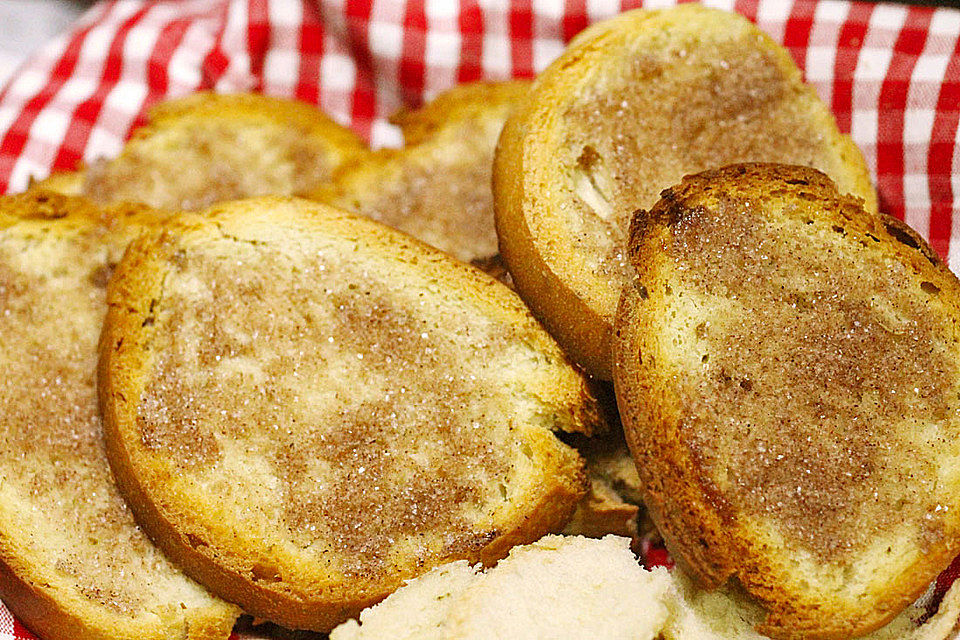 Süße Brotchips mit Zimt