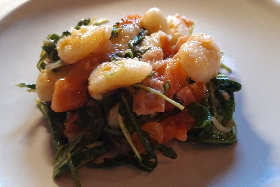 Gnocchi-Salat mit Rucola und Schinken