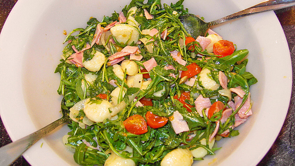 Gnocchi-Salat mit Rucola und Schinken von agnusdie Gnocchi-Salat mit Rucola und Schinken von agnusdie