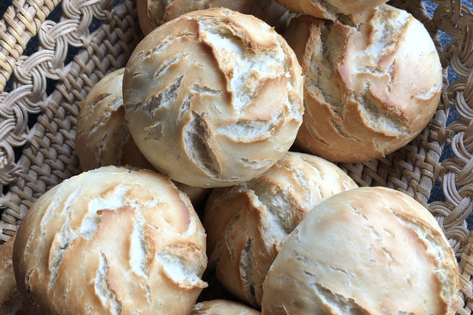 Schnelle Brötchen nebenbei am Morgen