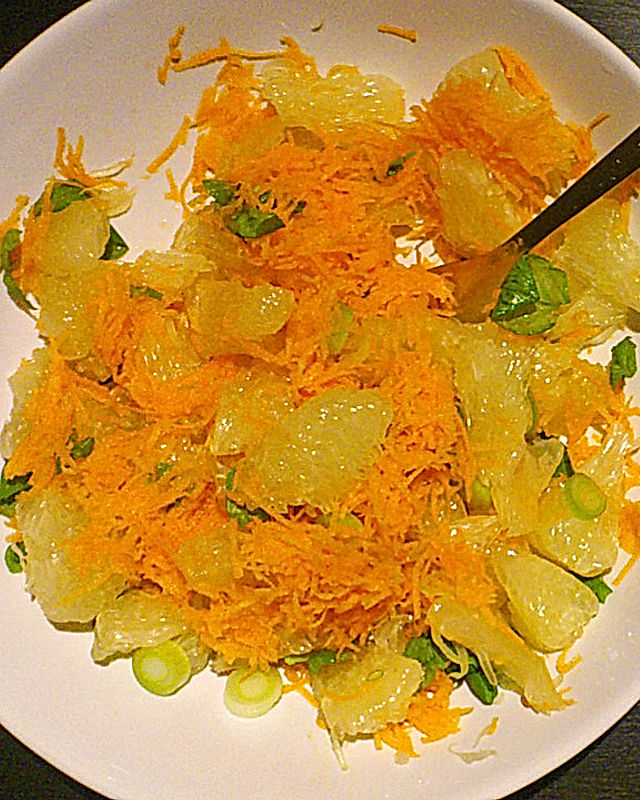 Pomelo-Salat mit Minze und Limette