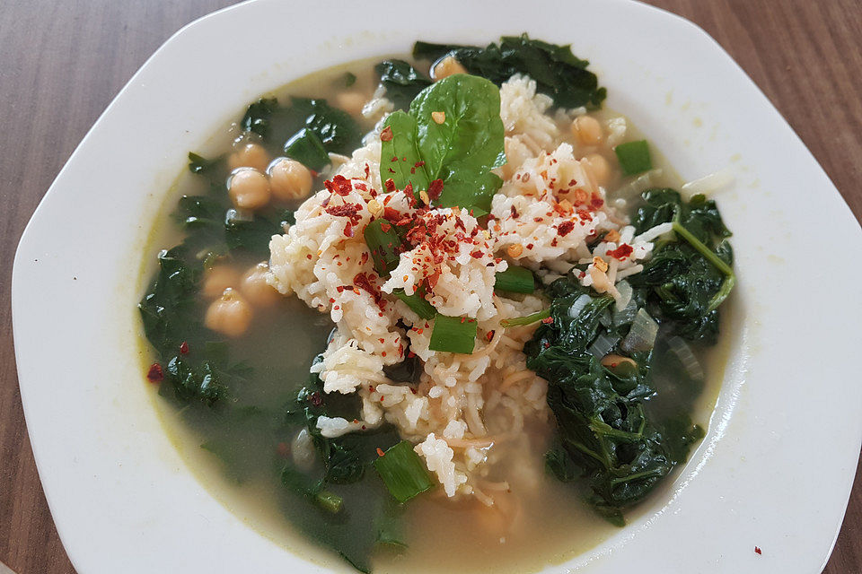 Basmati-Reis mit Spinatsuppe aus Jordanien