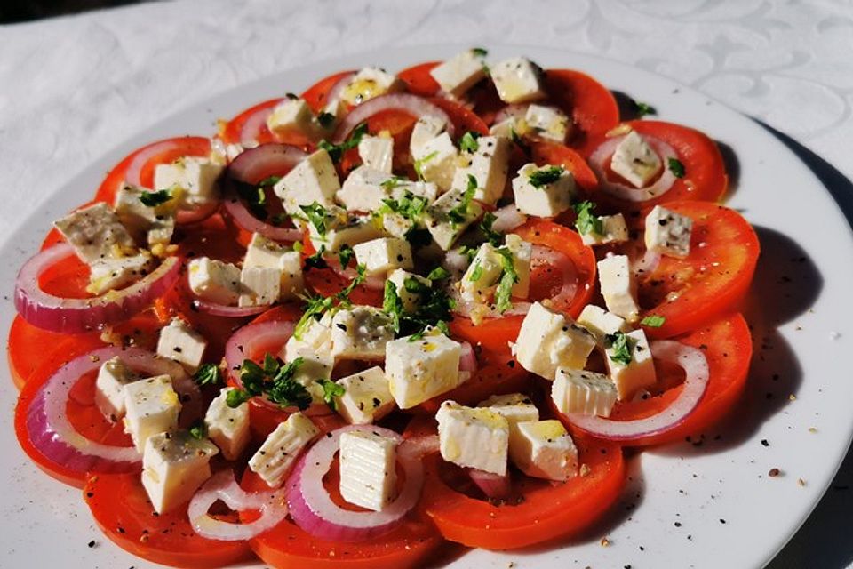 Leckerer Tomaten-Knoblauch Salat