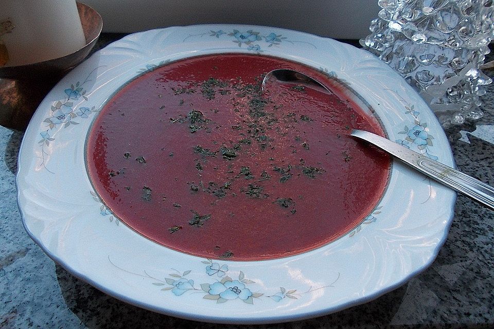 Rote Bete-Suppe mit Balsamico