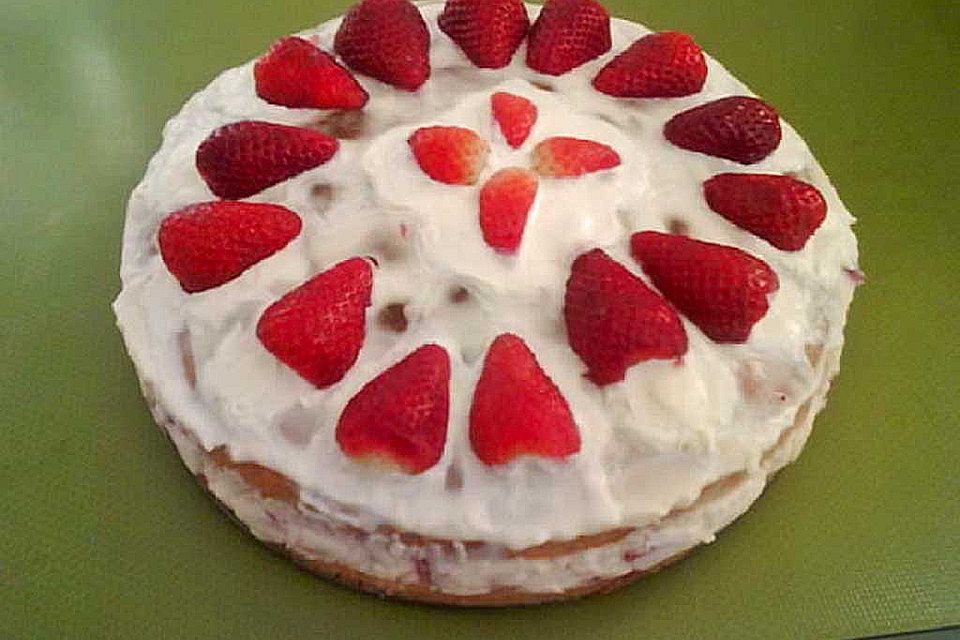 Erdbeer-Vanille-Torte