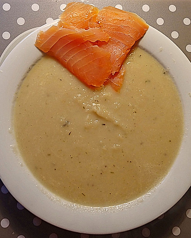 Sellerie-Fenchel Suppe mit Lachs