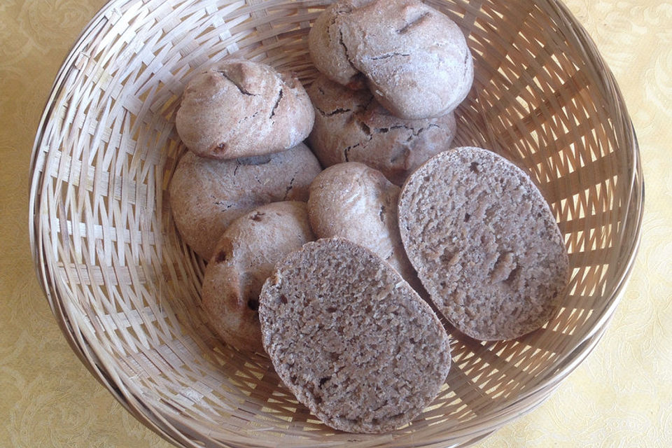 Zimtbrötchen mit Zimt-Zuckerguss