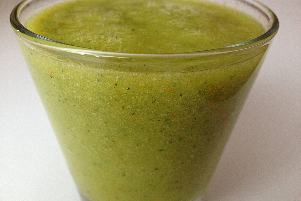 Zucchini-Smoothie mit Orangen, Kaki und Grünkohl