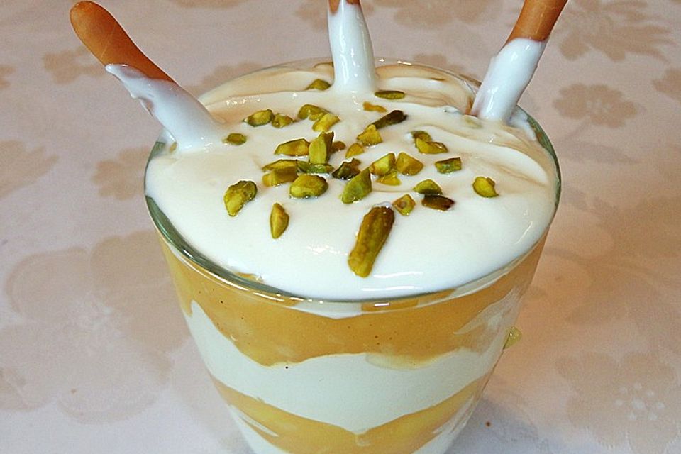 Vanillequark mit Apfel-Birnen-Kompott