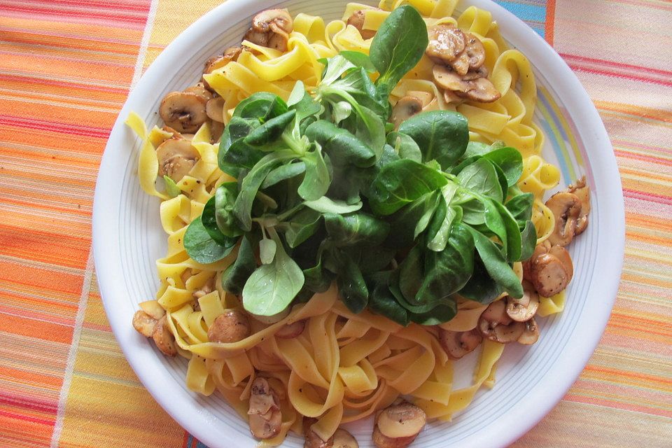 Spaghetti mit Feldsalat