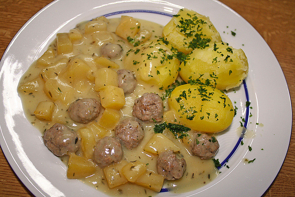 Steckrübe mit Hackbällchen in Sahnesoße