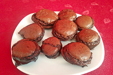 Schokoladen-Macarons mit Schoko-Ganache