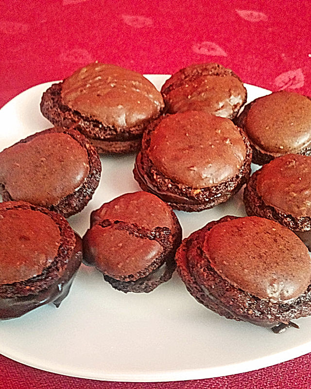 Schokoladen-Macarons mit Schoko-Ganache