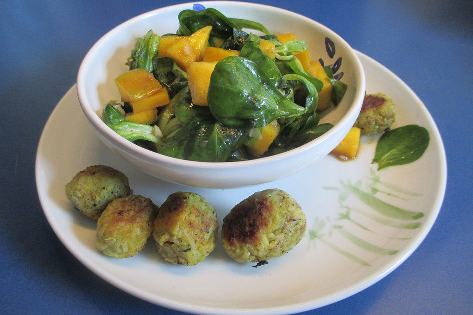 Jankos fruchtiger Feldsalat mit Avocado-Reisbällchen