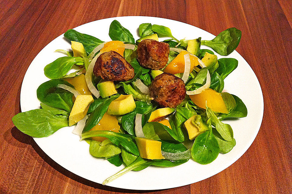 Jankos fruchtiger Feldsalat mit Avocado-Reisbällchen