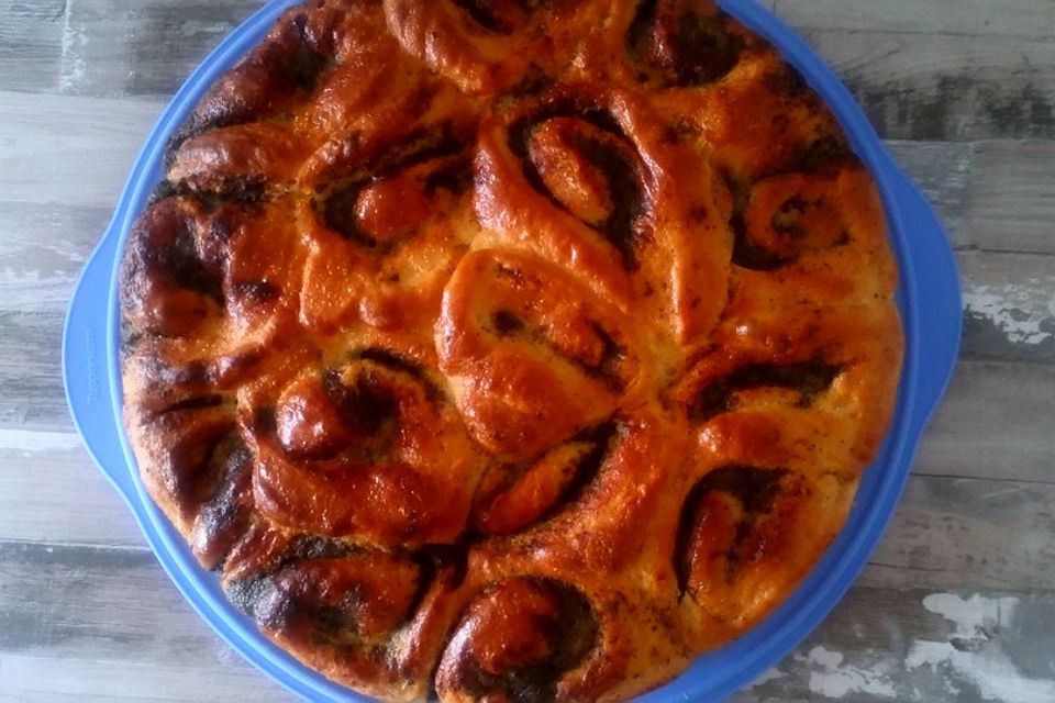Marzipan-Mohnrollen-Kuchen