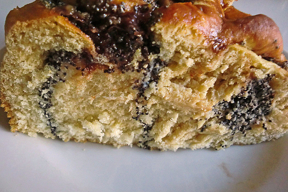 Marzipan-Mohnrollen-Kuchen
