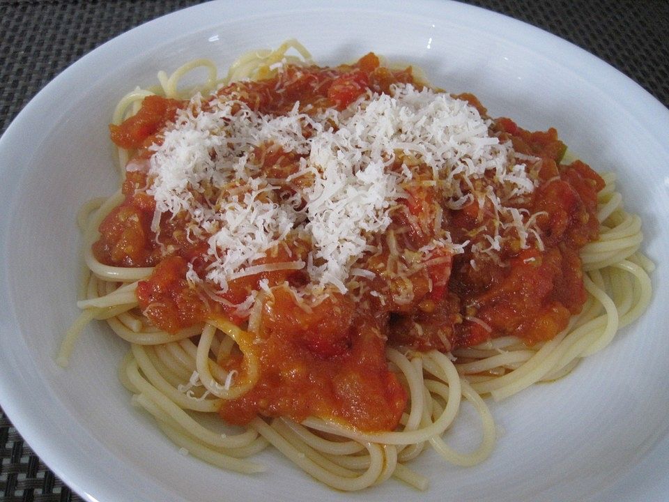 Spaghetti mit Paprika-Tomaten-Soße von Lexi95 | Chefkoch