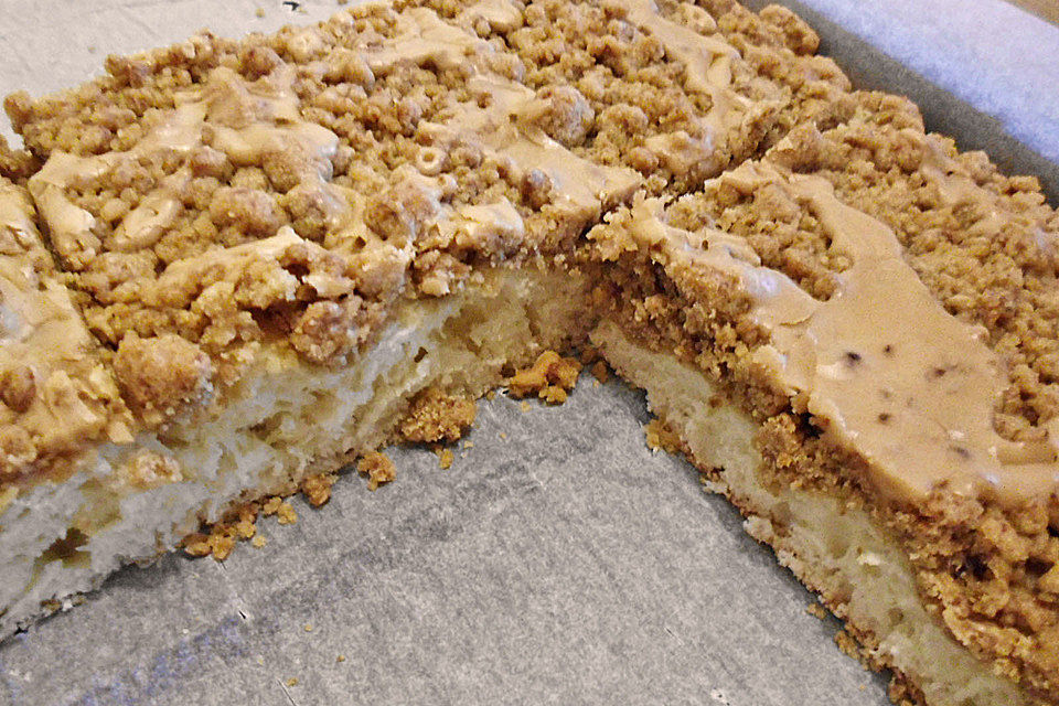 Kaffee-Streusel-Hefekuchen mit Eiskaffeepulver à la semmerl