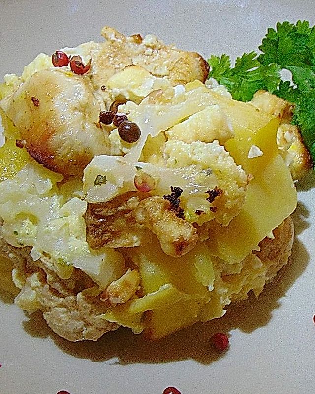 Kartoffel-Blumenkohl-Auflauf mit Feta und Hähnchen