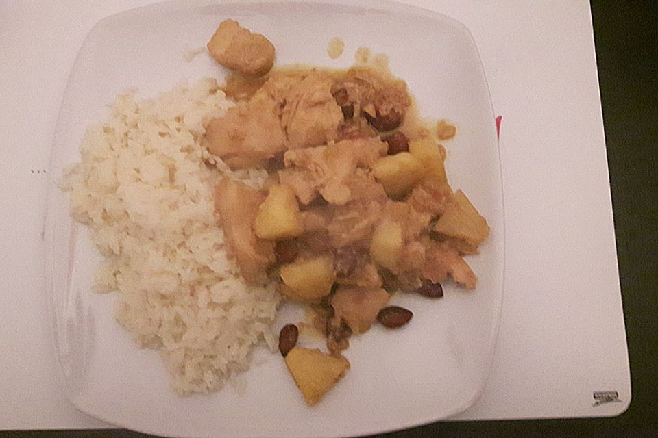 Hähnchenbrust mit Ananas und Mandeln