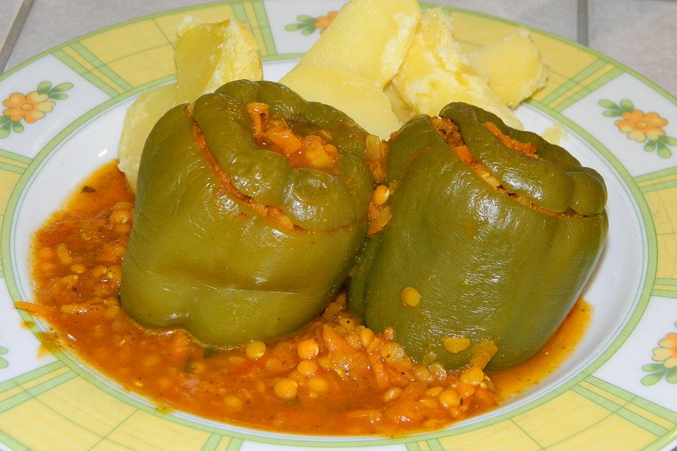 Gefüllte Paprika mit Currylinsen Gefüllte Paprika mit Currylinsen