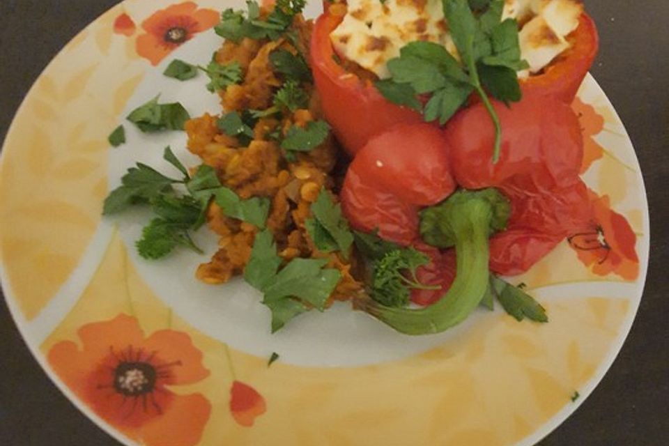 Gefüllte Paprika mit Currylinsen Gefüllte Paprika mit Currylinsen
