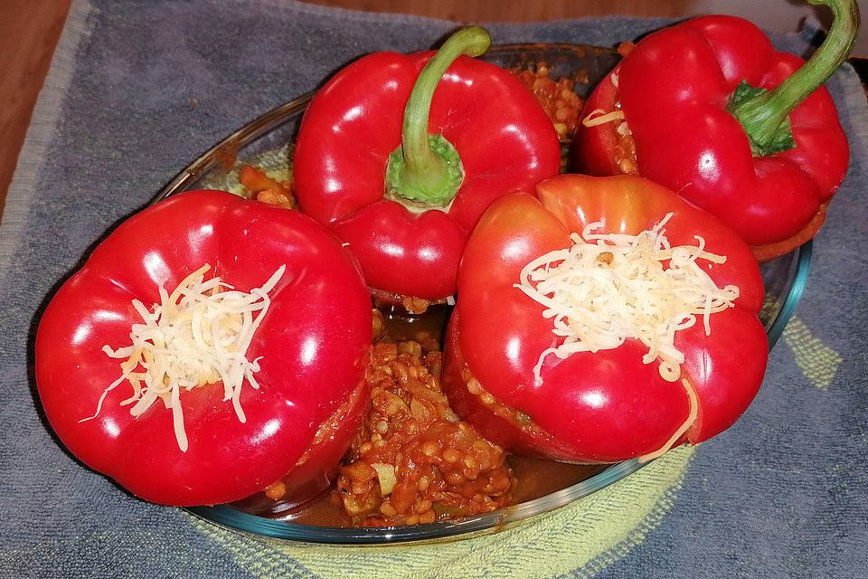 Gefüllte Paprika mit Currylinsen Gefüllte Paprika mit Currylinsen