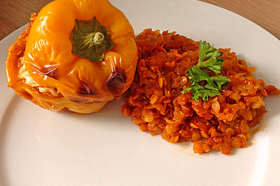 Gefüllte Paprika mit Currylinsen Gefüllte Paprika mit Currylinsen