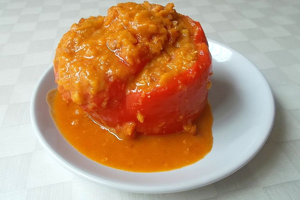 Gefüllte Paprika mit Currylinsen Gefüllte Paprika mit Currylinsen