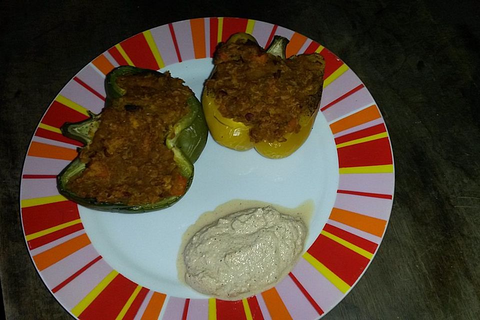 Gefüllte Paprika mit Currylinsen Gefüllte Paprika mit Currylinsen