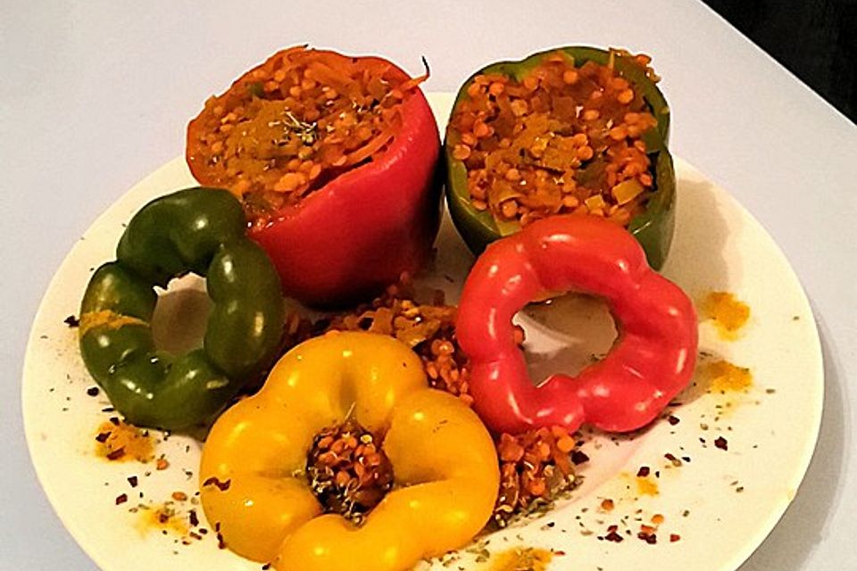 Gefüllte Paprika mit Currylinsen Gefüllte Paprika mit Currylinsen