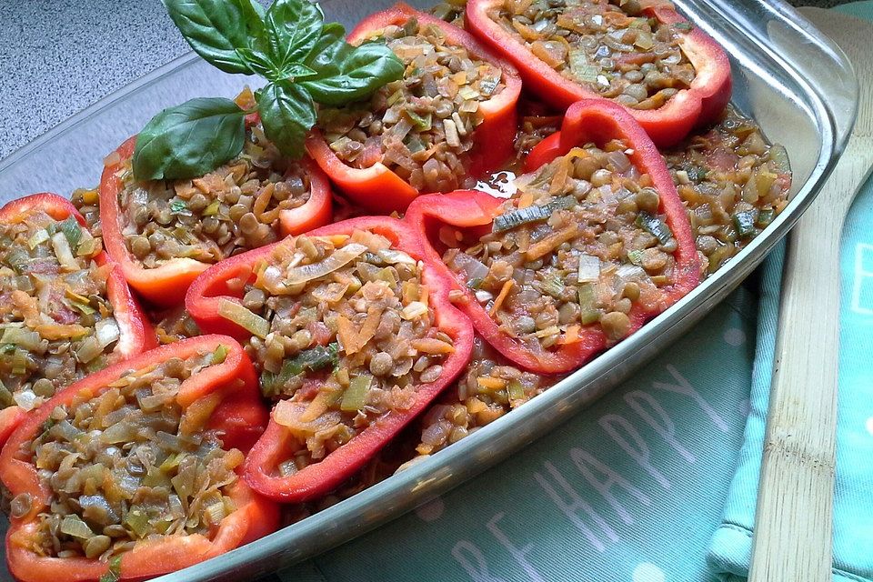 Gefüllte Paprika mit Currylinsen Gefüllte Paprika mit Currylinsen