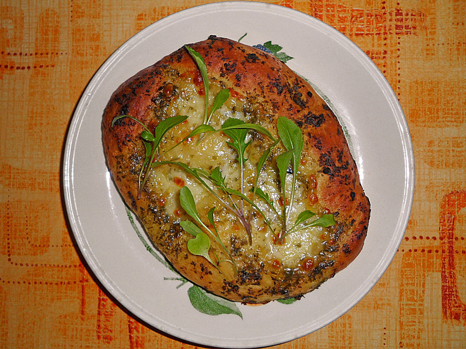 Focaccia mit Bärlauch-Pesto und Mozzarella von mare-blue| Chefkoch