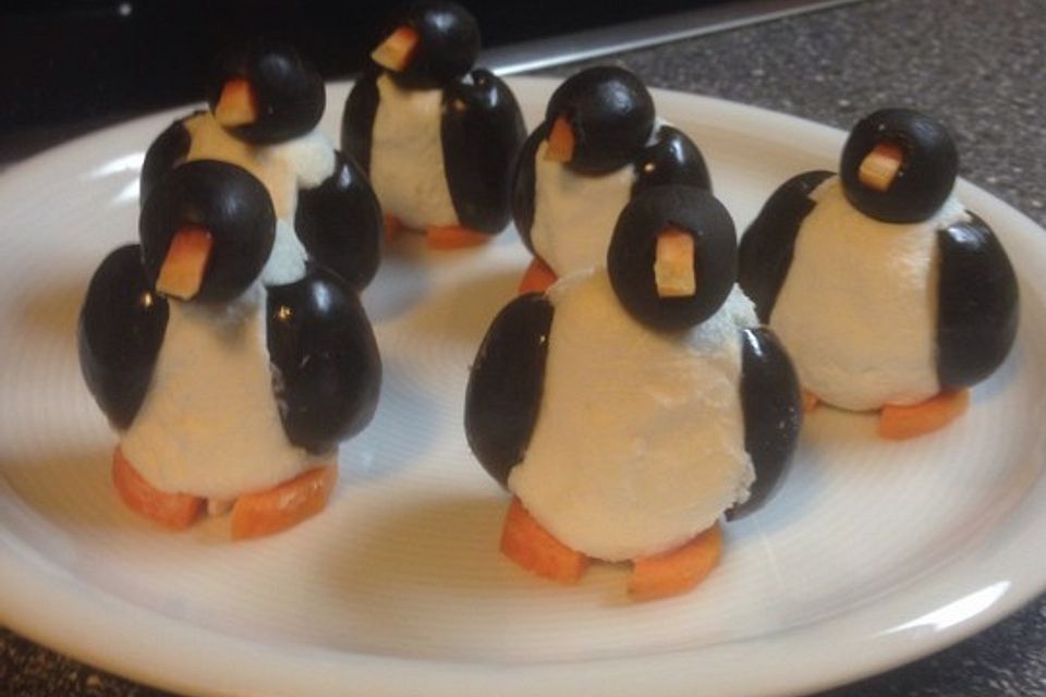 Oliven-Ziegenkäse-Pinguine